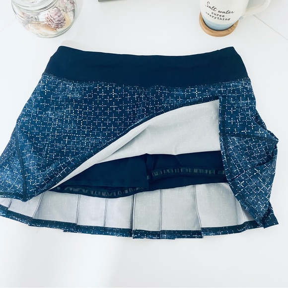 Navy Blue Lululemon pace setter skirt skort 4 regular Navy blue cross - Picture 4 of 10
